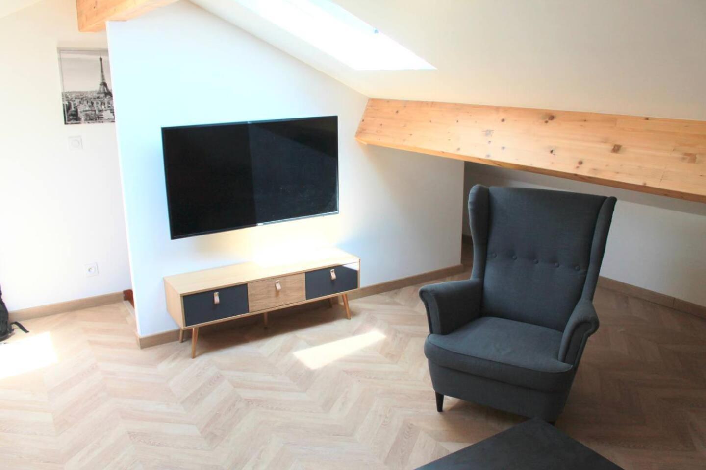 Apartamento Gheddachi Gentilly Exterior foto