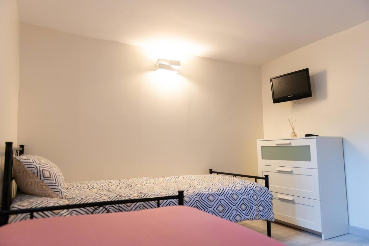 Apartamento Gheddachi Gentilly Exterior foto
