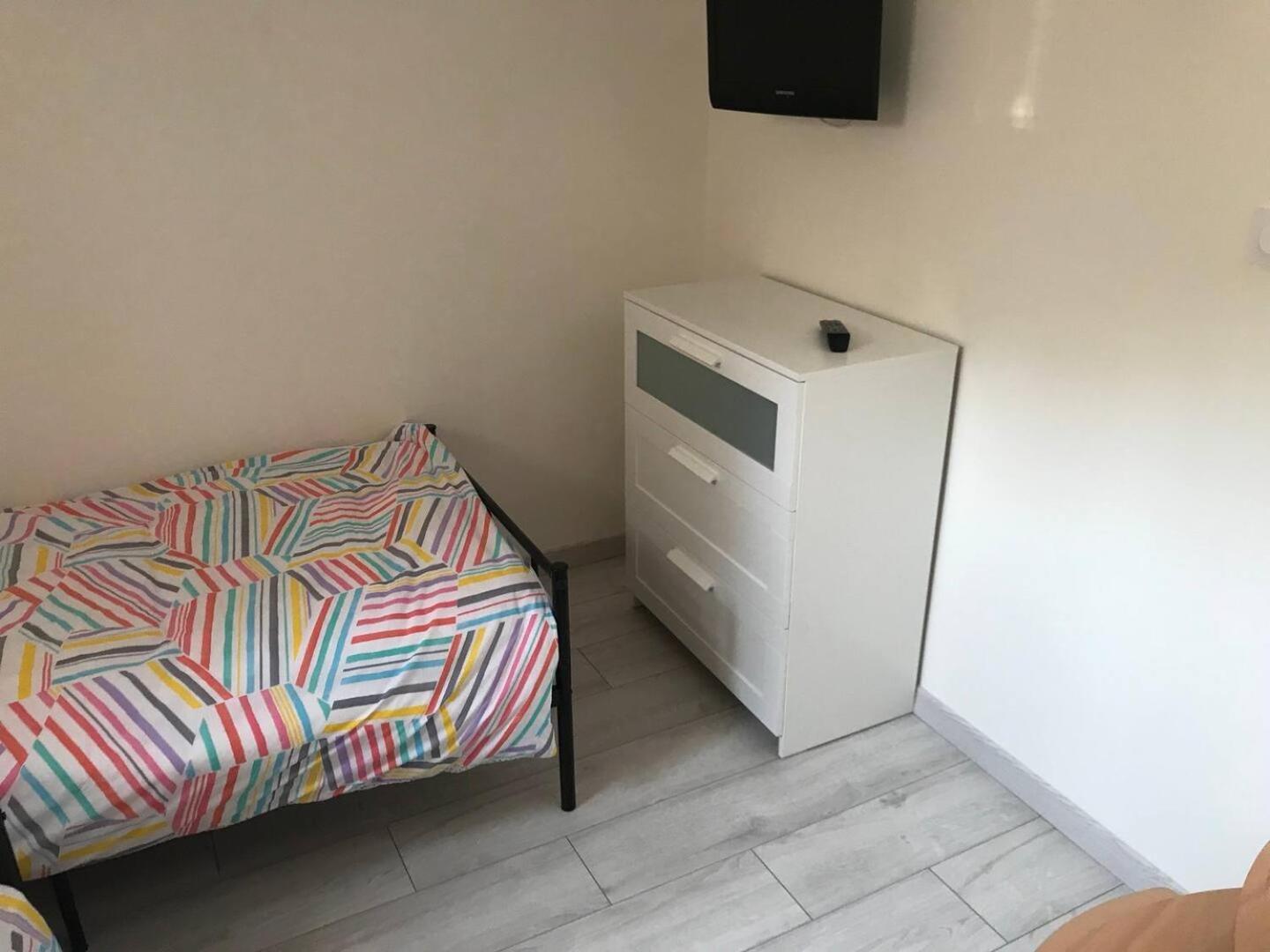 Apartamento Gheddachi Gentilly Exterior foto